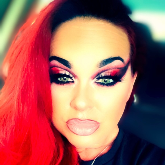 Meet your Posher, Colleen - Picture 2 of 4